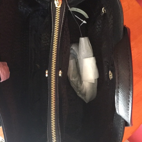 Kate Spade Satchel - Picture 6 of 16